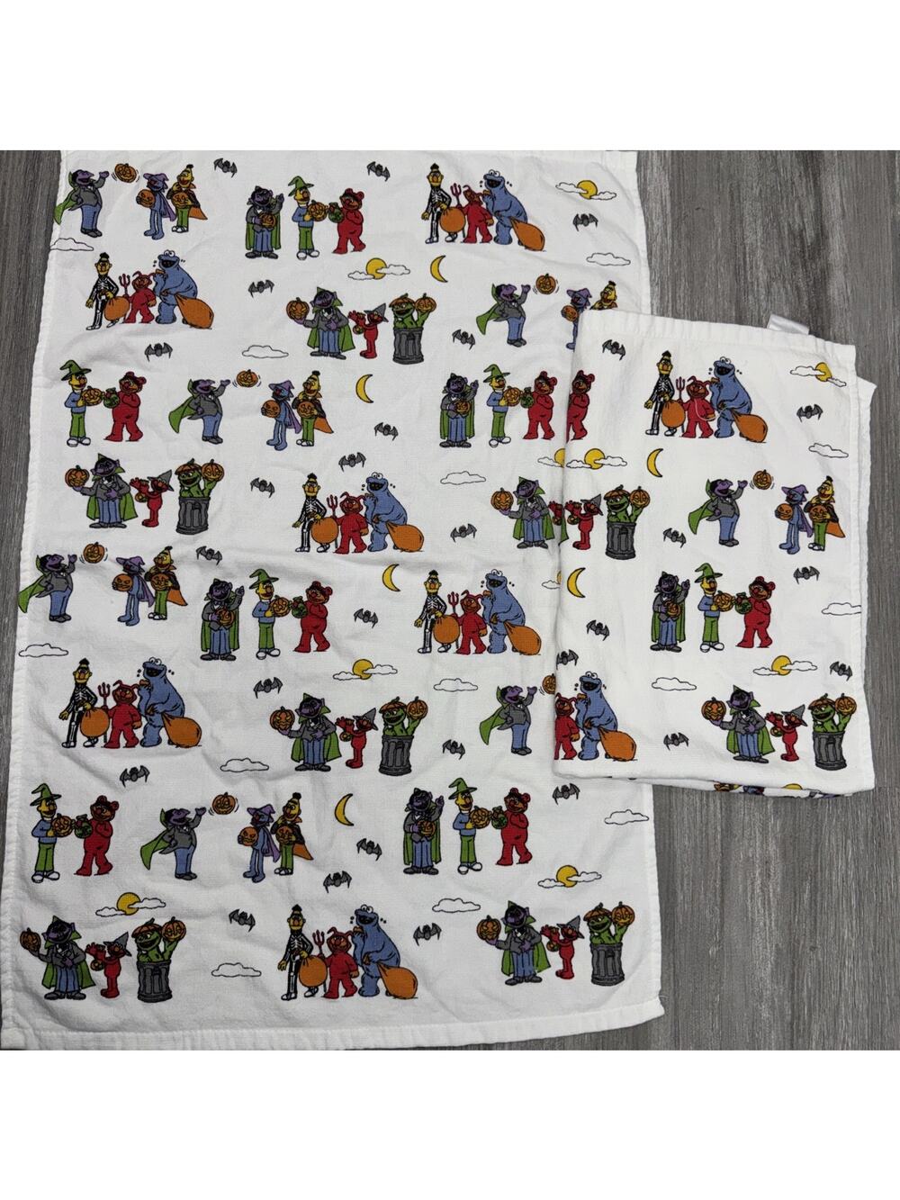 Sesame Street Halloween Towels Set Of 2 Each 26”x18”